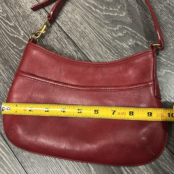 Chic Burgundy Leather Shoulder Bag - Picture 11 of 14